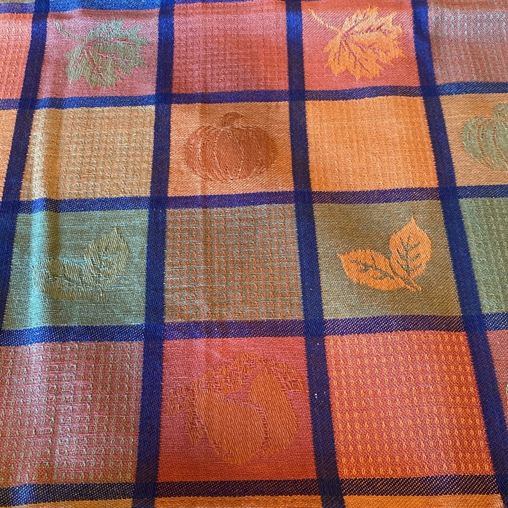 Fall tablecloth - Picture 5 of 6